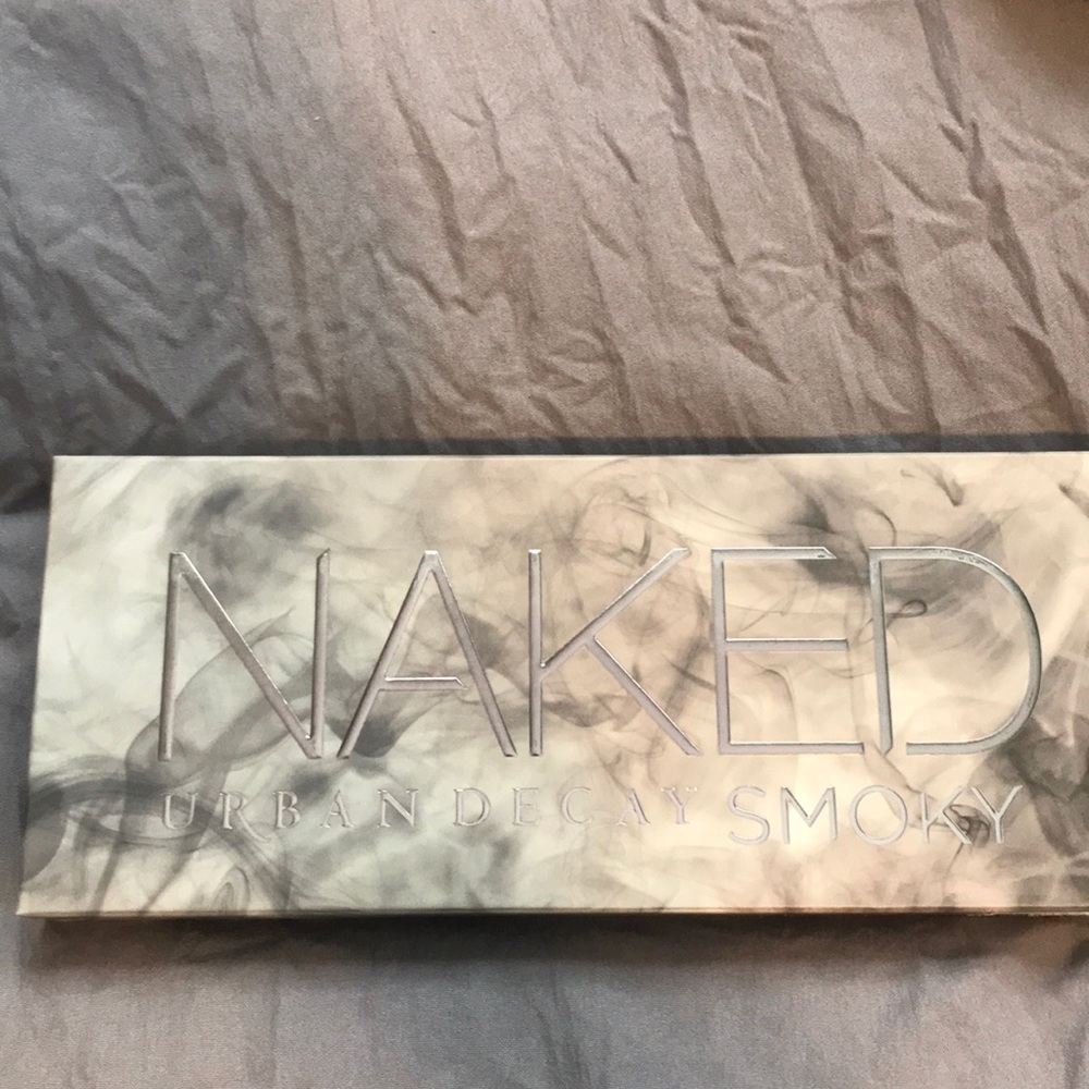 Brand New Naked Smokey Pallet Urban Decay